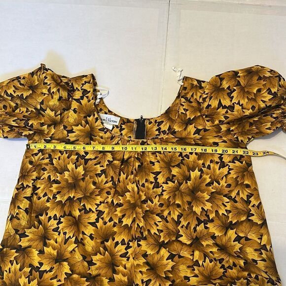 Vintage T&L muumuu Factory Hawaiian Floral Yellow Dress with Lace Trim size XL - Picture 9 of 12